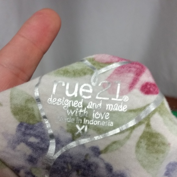 EUC CUTE XL Rue 21 Cream Floral Print Tank Top - Picture 3 of 3